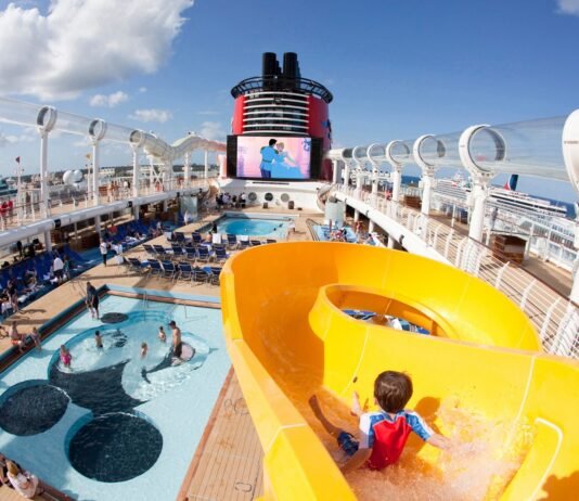 Bebé cae del piso once de un crucero: Familia acusa al barco de negligencia