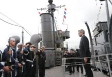 Mario Abdo participo de la ceremonia de festejos por el día de la Armada