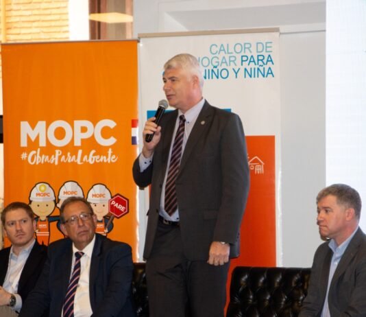 MOPC presentará proyecto económico para ejecución de obras en los ríos Paraná y Paraguay