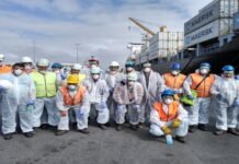 Desplegaron un protocolo especial para recibir a un buque portacontenedores