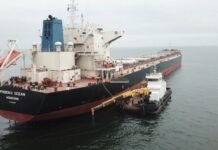 Buque Chino que varó en argentina, hace escala técnica en Uruguay para reparar timón averiado