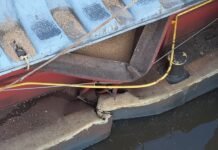 Barcaza sufre arrufamiento en plena operación de carga en San Antonio