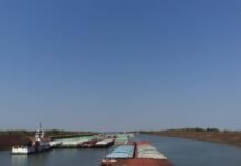 EBY libera agua para permitir navegación de 67 barcazas con 100mil toneladas de soja y arroz varadas en el Paraná