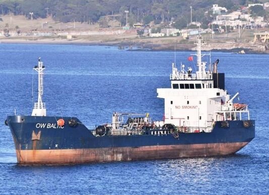 El barco que surte combustible en Montevideo está embargado