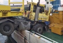 Camión chocó contra un barco pesquero de bandera portuguesa en el Puerto de Montevideo