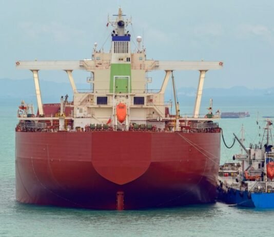 Armadores europeos solicitan imponer normas a los suministradores de combustible