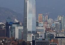 Economía de Chile escala 6,4% interanual en marzo, su mayor registro en tres años