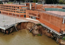 Por la bajante del Río Paraná, se derrumbó un sector del muelle del Parque España