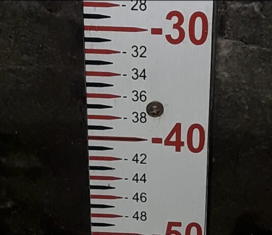 Río Paraguay se encuentra a -59cm, la próxima semana podría superar las previsiones de los -70cm Regla Hidrométrica de Asunción - Imagen gentileza de Luis Jara