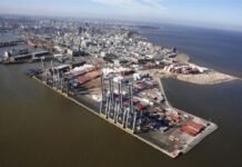 Buques realizan escala en Bueno Aires debido a Paro Portuario en Montevideo