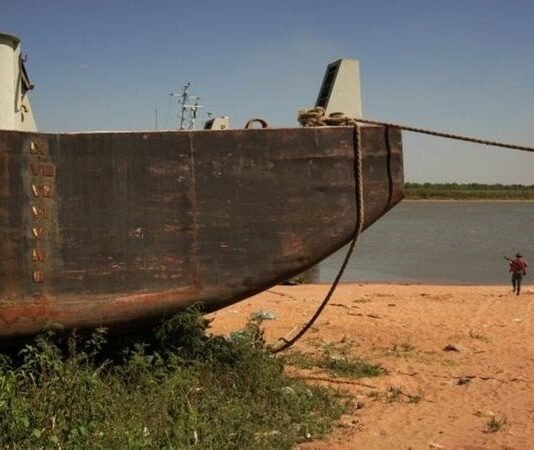3 problemas inesperados que está generando en Sudamérica la histórica sequía del río Paraná