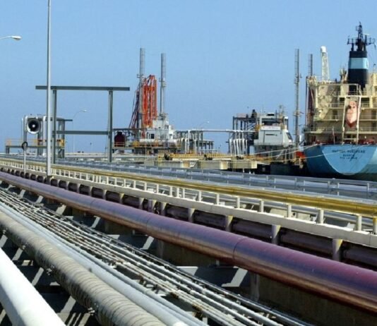 Exportaciones de Pdvsa cayeron en septiembre a su nivel más bajo en casi un año: Reuters