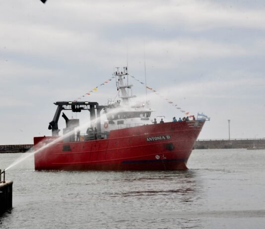 Astillero Contessi botó ayer el Buque Pesquero Antonia D. en una emotiva ceremonia