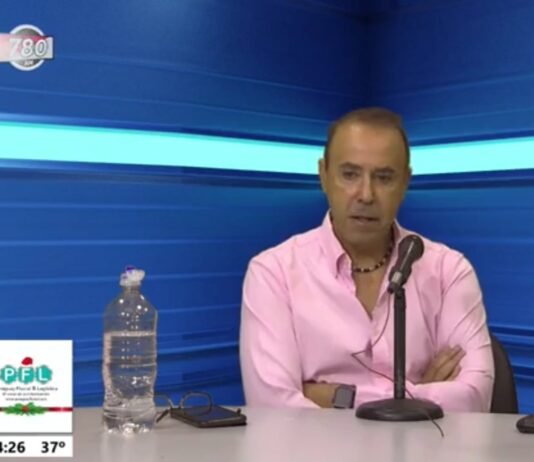 Fuerte y Claro: Sector empresarial apuesta al desarrollo de la Marina Mercante Paraguaya, solo falta que el estado haga su parte Gabriel Kaklouk, Director de Independencia Shipping Lines, en los estudios de Radio Primero de Marzo, Paraguay Fluvial