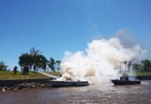 Prefectura Naval Argentina sofocó incendio de dos embarcaciones