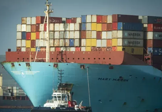 El precio disparado de los contenedores multiplica hasta por seis los beneficios de las navieras