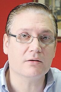 Abogado Gustavo Cáceres, Ex Fiscal destituido por mal desempeño en sus funciones, Propietario de AVC S.A.