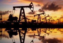 Petróleo al alza, dólar fuerte y bolsas inestables: el impacto financiero inmediato del ataque de EE.UU. a Irán