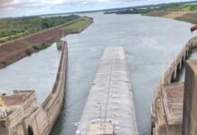 Aumento de caudal en el río Paraná, permite esclusado de convoyes con carga de cereal
