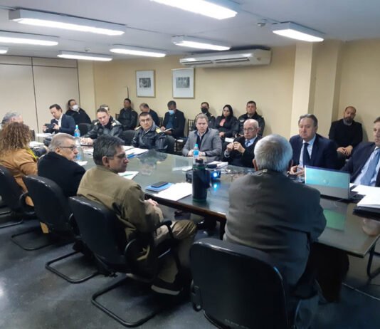 Comisión Nacional de Hidrovía (CNH) abordó temas relacionados a pilotaje y practicaje, dimensiones máximas de convoyes y supervisiones extraordinarias en la Hidrovía