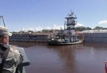 Aduana boliviana incautó cuatro barcazas tanques de bandera brasileña en el Canal Tamengo