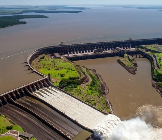 Caudales de los afluentes del embalse de Itaipú sigue por debajo del promedio histórico