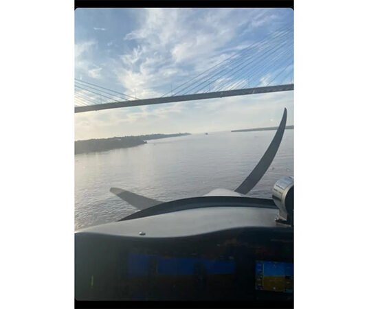 Piloto realizo vuelo rasante y paso por debajo del puente Rosario-Victoria, ahora podría perder la licencia de por vida