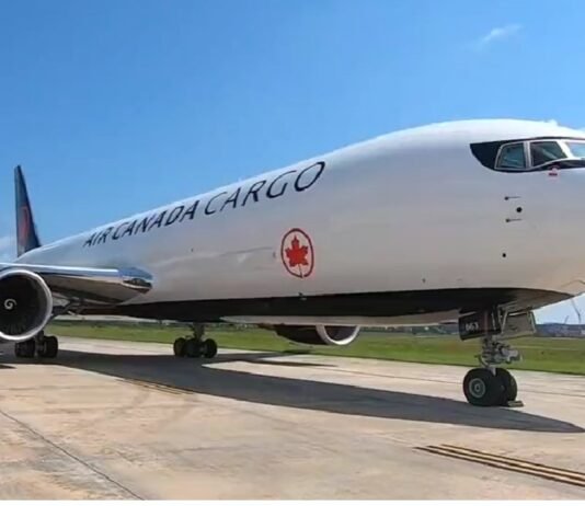 Air Canada Cargo ya tiene su primer avión con nueva imagen