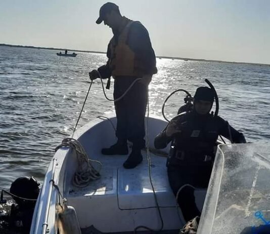 Hallan cuerpo de pescador desaparecido en Confluencia tras accidente con convoy de Barcazas