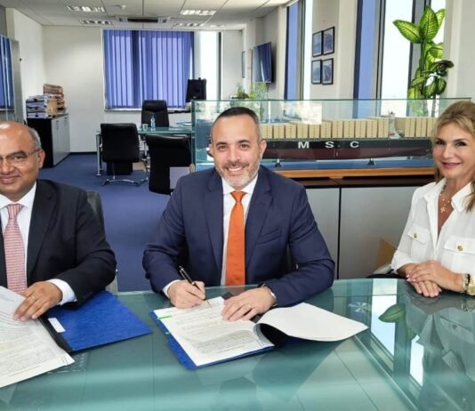 Filial del gigante naviero suizo MSC firma acuerdo con Panamá para oportunidades laborales para la gente de mar Panameña