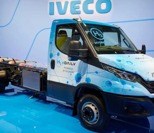Iveco eDaily FCEV: una furgoneta de hidrógeno con pila de combustible de Hyundai
