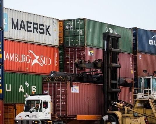 Exportaciones aumentaron a agosto 1,6% y las importaciones 25,5%