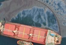 El vertido de fueloil de un buque varado en Gibraltar lleva al arresto del capitán