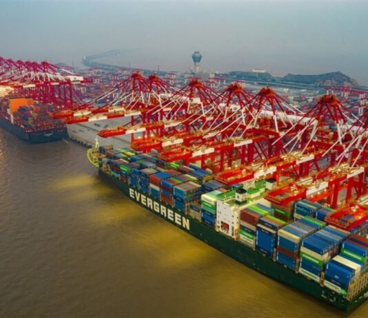 Puerto de Shanghái registró en agosto su tercera cifra de tráfico mensual más alta del 2022