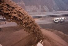 El precio del mineral de hierro se sitúa por debajo de los 100 dólares debido a las restricciones del acero en China