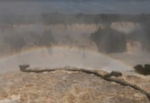 Tragedia en las Cataratas del Iguazú: investigan las causas del vuelco de una embarcación turística que dejó un fallecido