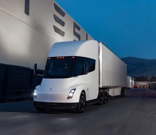 Tesla ya tiene camión eléctrico y PepsiCo tendrá las primeras unidades anunció Elon Musk