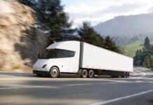 Tesla anuncia las entregas de su camión eléctrico con un «peculiar» juego de palabras