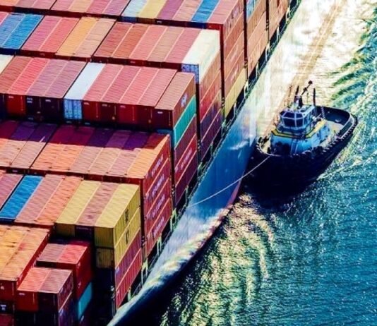 ¿Cómo afectarán lo costos operativos y nuevas normativas a las tarifas de las líneas navieras?