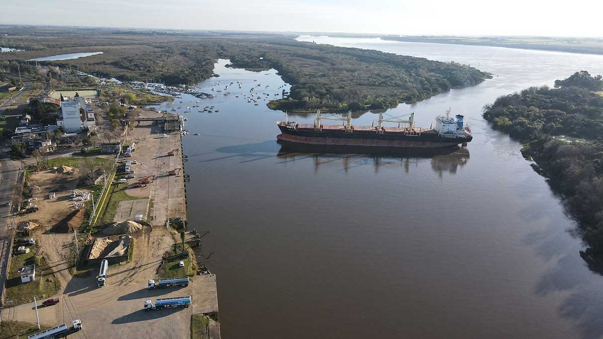 URUGUAY, Bienvenid@s al puerto de Montevideo! :D