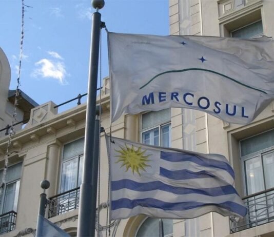 Acuerdo Uruguay-China podría acabar con Mercosur, insinúa canciller brasileño