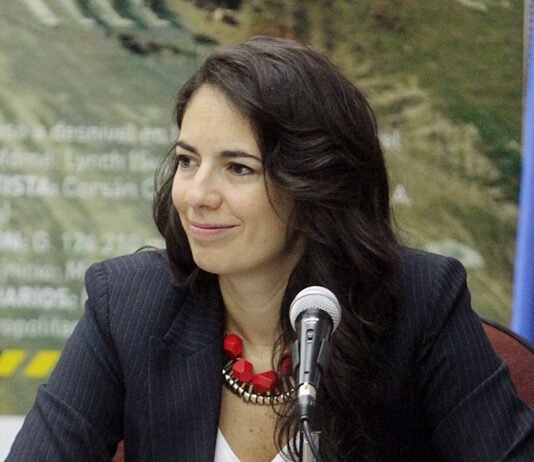 Presidente electo asigna a la primera ministra de su Gabinete, Claudia Centurión liderará el MOPC