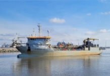 Una draga de inyección y una de succión se encuentran trabajando en Puerto Quequén