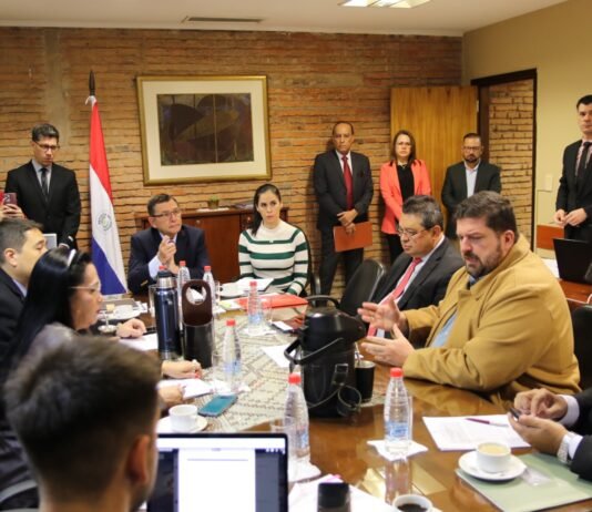 En reunión conjunta estudian proyecto que crea el Ministerio de Economía y Finanzas