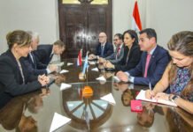 Reunión en Cancillería busca descomprimir tensión generada entre Argentina y Paraguay por la retención de buques