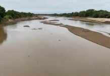 Las aguas del río Pilcomayo ingresan para paliar la sequía del Chaco