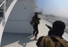 El secuestro de un barco carguero de Israel en el Mar Rojo reaviva la amenaza de un colapso en el transporte marítimo