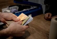 Así quedaron los salarios mínimos de 2024 en Latinoamérica: estos son los cambios