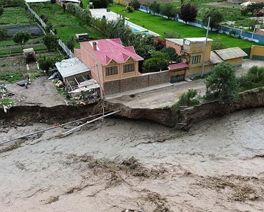 Las inundaciones y riadas dejan otros seis muertos y aíslan a comunidades