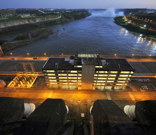 ITAIPU ALCANZA UN NUEVO HITO EN GENERACIÓN DE ENERGÍA CON 3.000 MILLONES DE MWH DESDE 1984